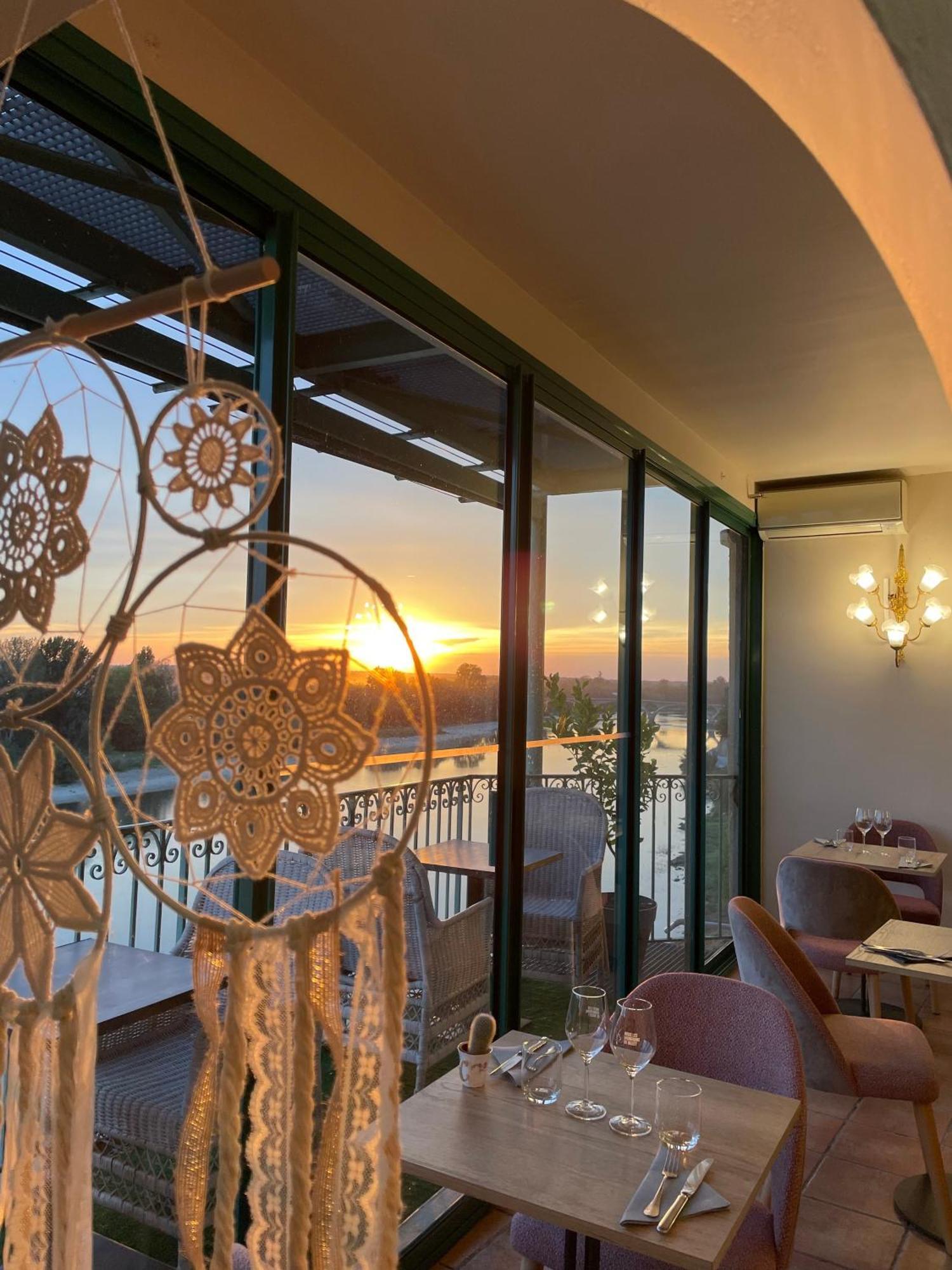 Hotel Restaurant Cote Garonne Le Balcon Des Dames - Tonneins Fauillet Marmande - Vue Panoramique Bord De Garonne Chambres Climatisees Dış mekan fotoğraf